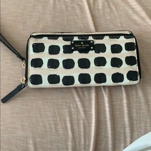 Kate spade wristlet wallet